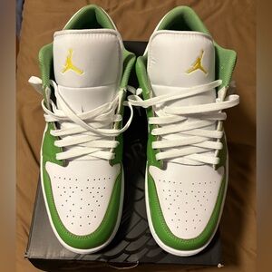 JORDAN 1 LOW SE
"CHLOROPHYLL"